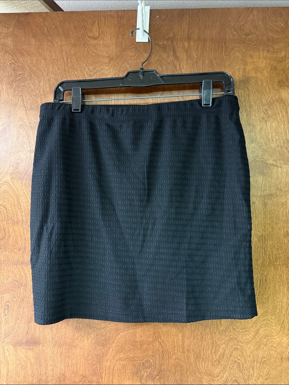 Black Textured Button-Front Collared Shirt - Picture 5 of 5